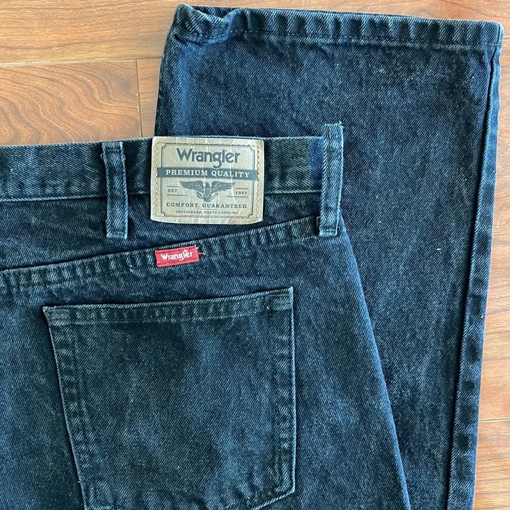 COPY - Wrangler Black Denim Straight Leg Jeans